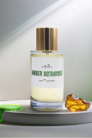 Amber Botanique