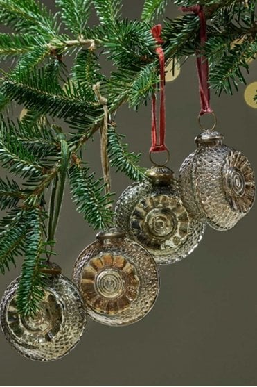 Abitha Baubles Set of 4 in Gold and Grey