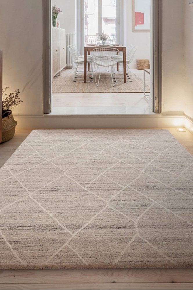 Asiatic Noah Rug in Silver