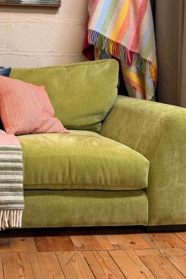 Chilson Love Seat in Apple