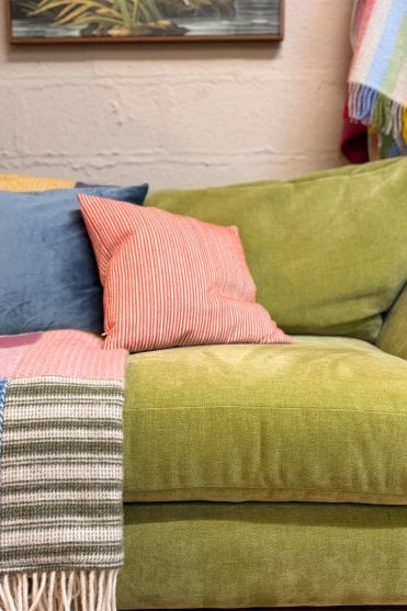 Chilson Love Seat in Apple