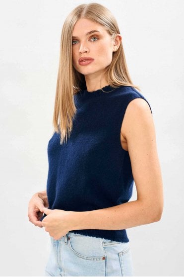 Distressed Tank in New Navy