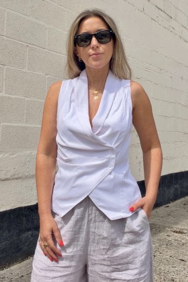 Sleeveless Waistcoat in Off White