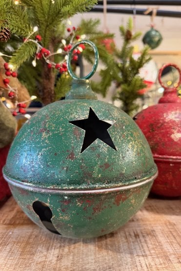 Green Rustic Star Bell