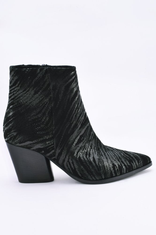 Kennel & Schmenger Amber Shiny Zebra Ankle Boots