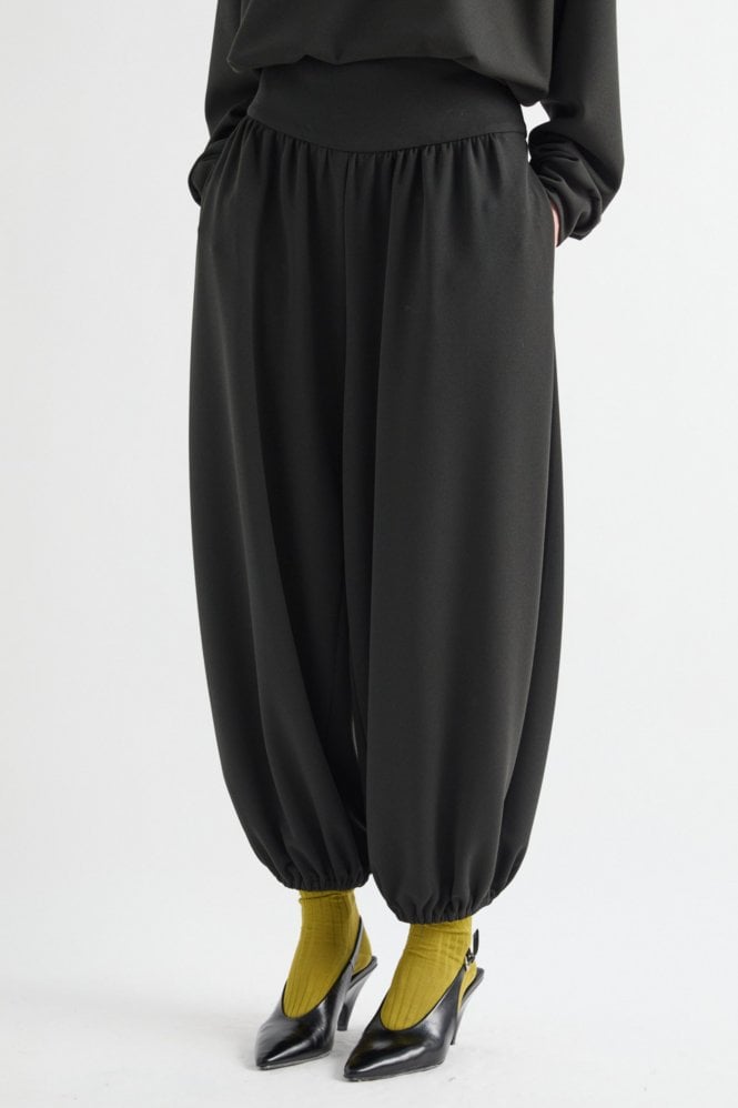 Meimeij Pants in Black