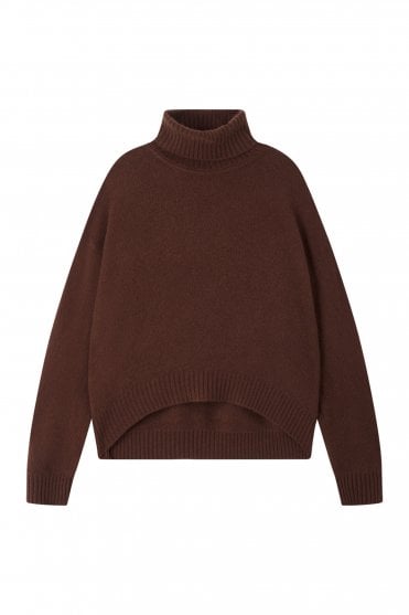 Oversize Roll Collar in Cocoa