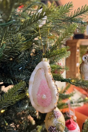 Oyster with Pearl in Pink
