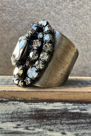 Oval Ring