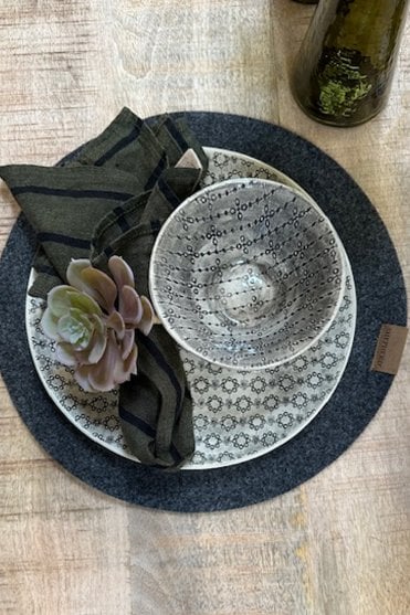 Vilma Round Table Mat in Black 60cm