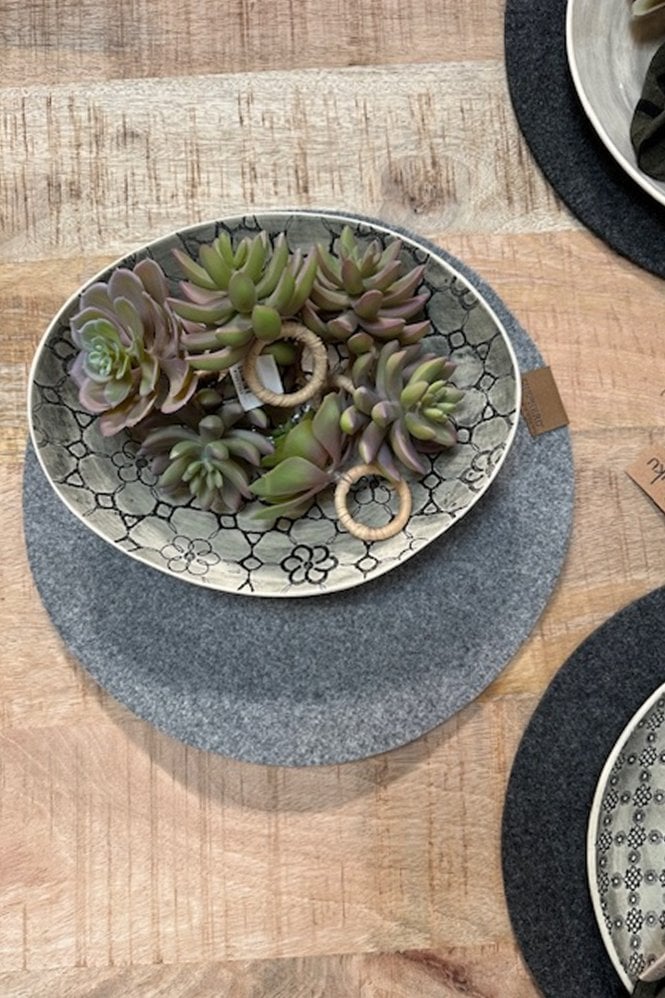 Shepherd Vilma Round Table Mat in Granit 36cm