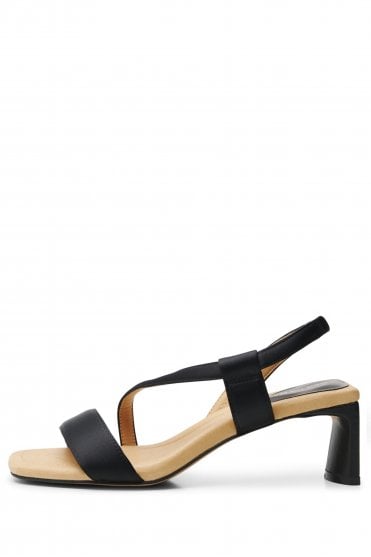 Sylvi Slingback in Black