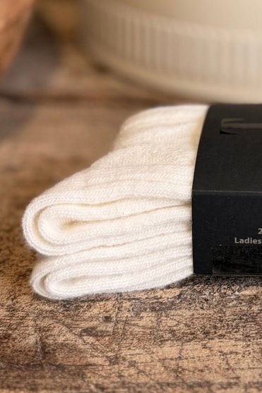 Short Wool Socks in Off White