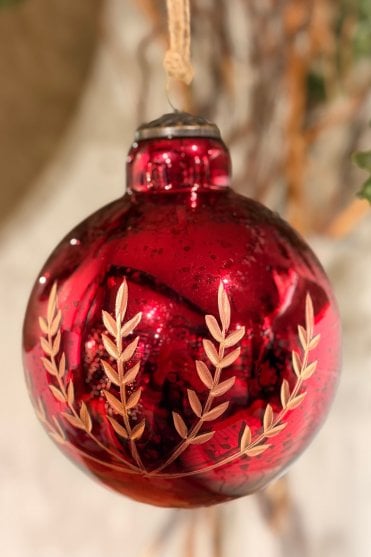 Small Red Laurel Leaf Bauble