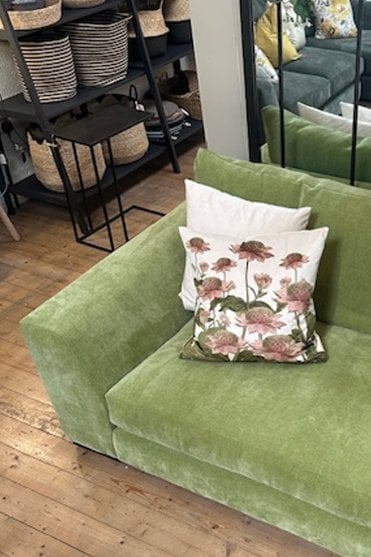 Chilson Love Seat in Apple