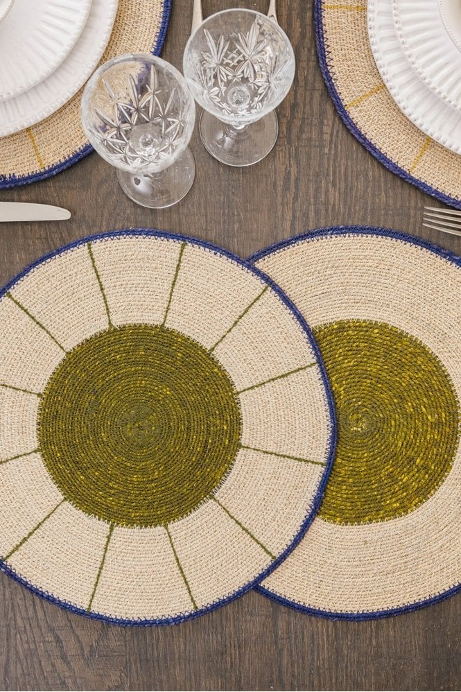 The Home Collection Hemlington Green Placemat with Navy Boarder