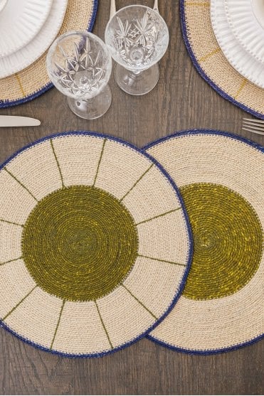 Hemlington Green Placemat with Navy Boarder