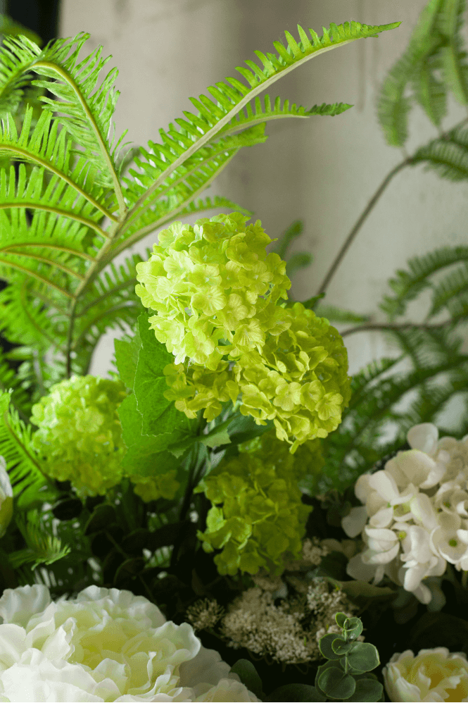 The Home Collection Limelight Snowball Spray