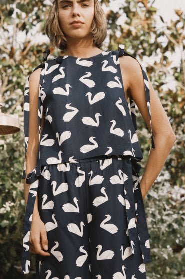 Swans Top in Navy