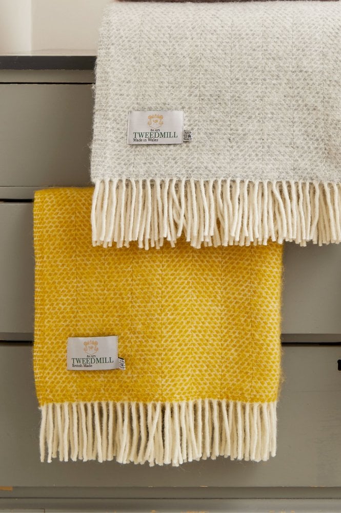 TWEEDMILL Beehive Throw in Yellow
