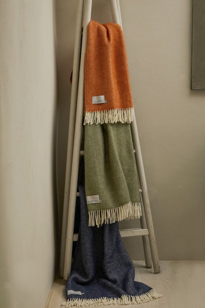 TWEEDMILL Fishbone Throw in Olive