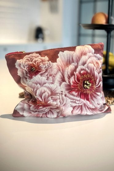 Peony Kiss Make Up Bag 