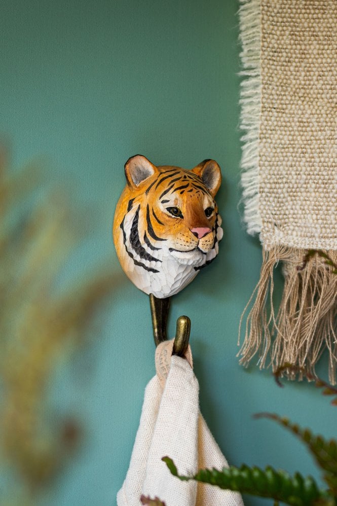 Wildlife Garden Tiger Hook